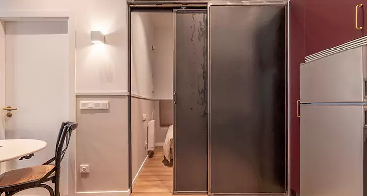 We Fix Closet Sliding Door in Warrington, FL 