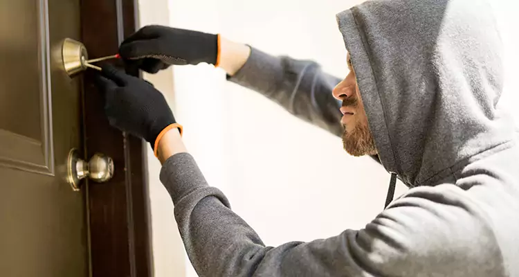 Emergency Motel Lock Repairs—Available 24/7 in Warrington, FL